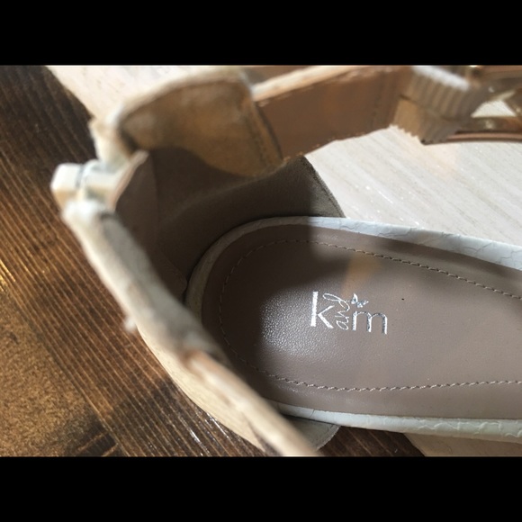 Shoes - Picture 1 of 3